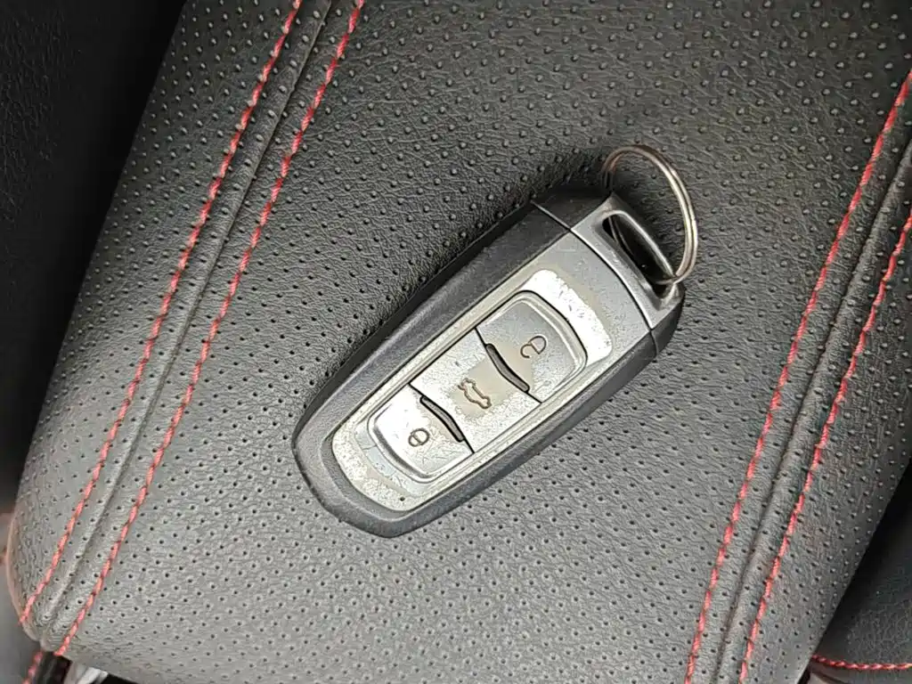 Фото 9 - Geely Vision