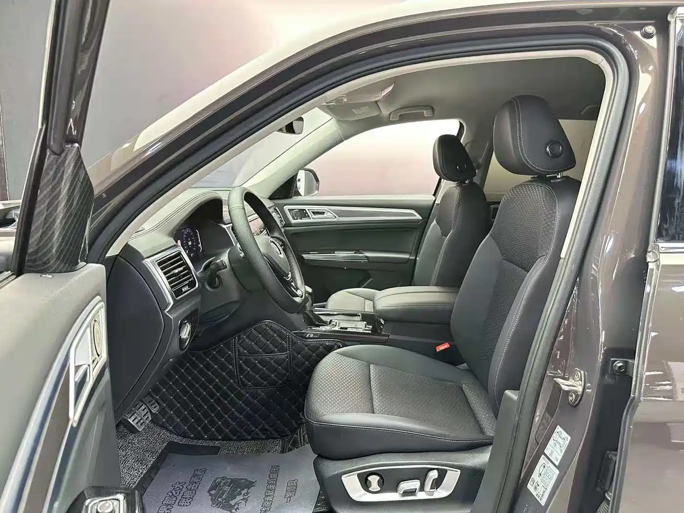 Volkswagen Teramont 2020 330TSI 2WD Comfort China VI фото 9