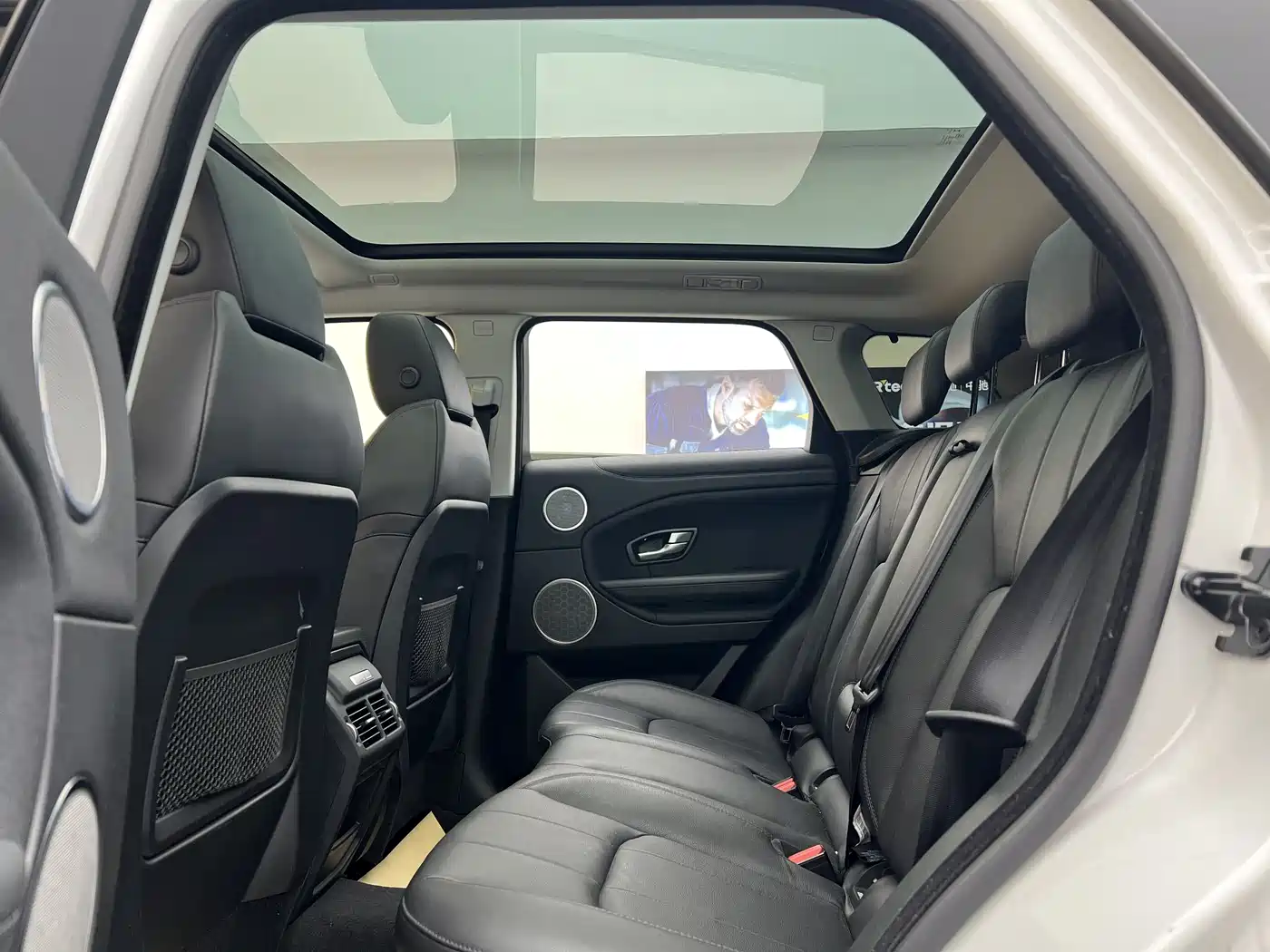 Land Rover Range Rover Evoque 2018 240PS SE Smart Edition фото 17