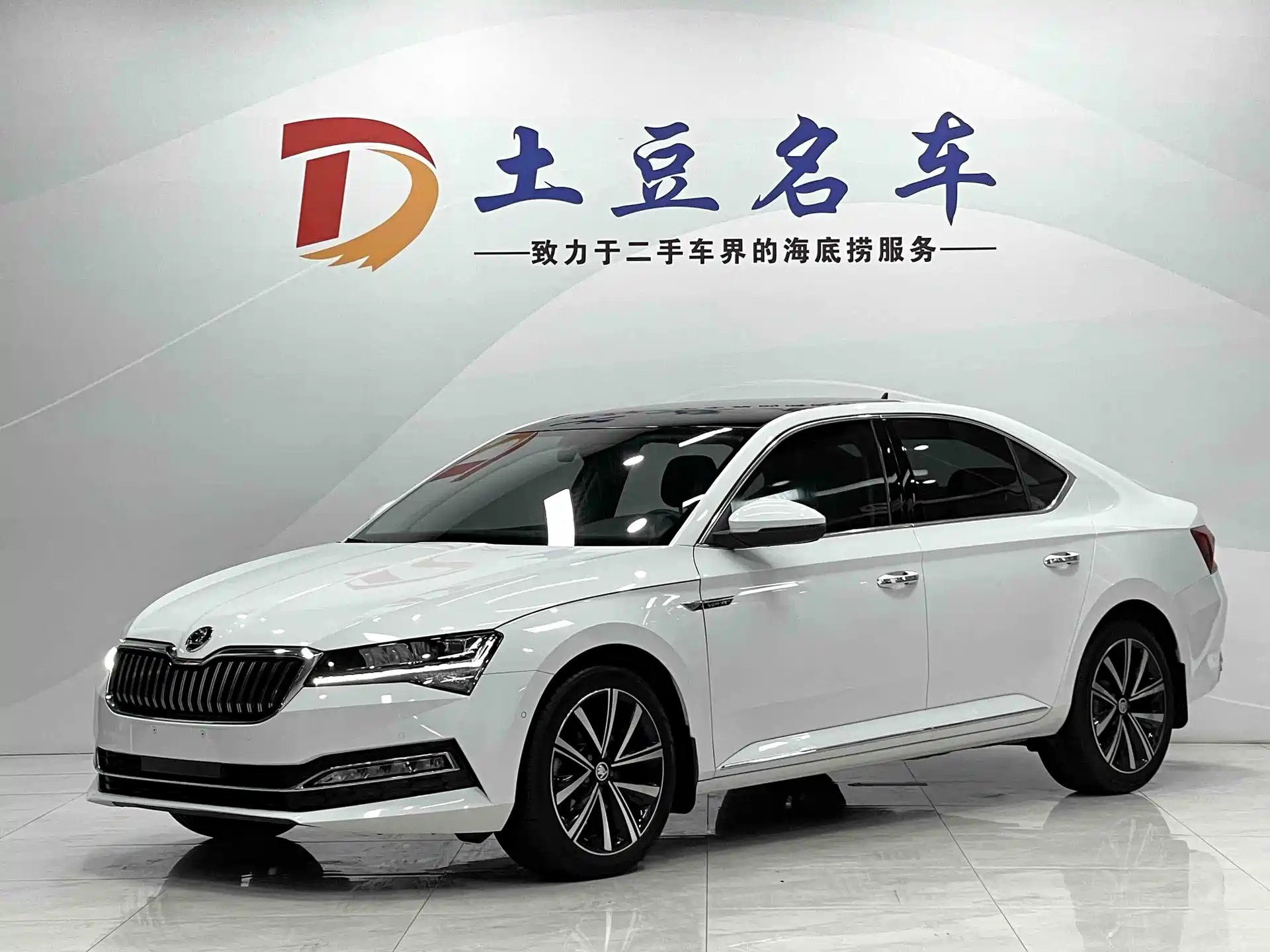 Фото 1 - Škoda Superb