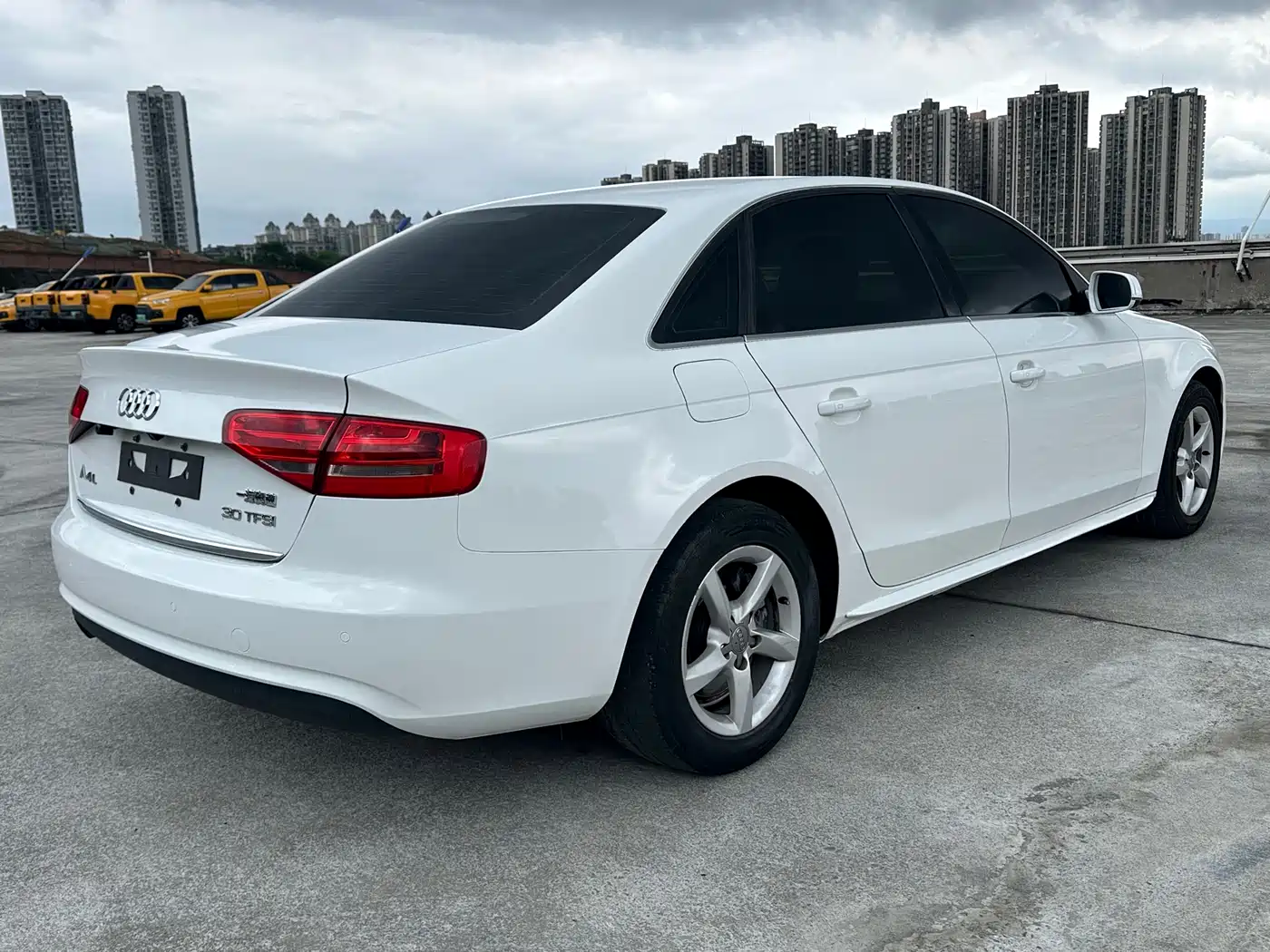 Audi A4L 2013 30 TFSI Automatic Comfort фото 5