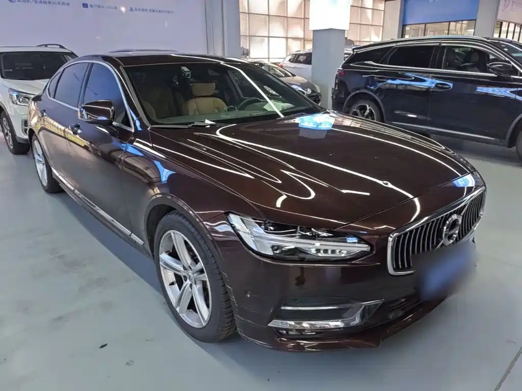 Фото 4 - Volvo S90