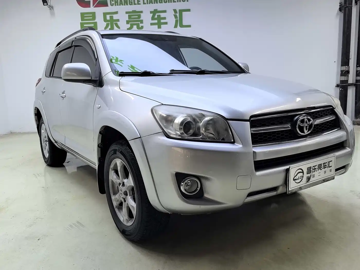 Toyota RAV4 Rongfang 2009 2.4L Automatic Luxury Navigation Edition фото 3
