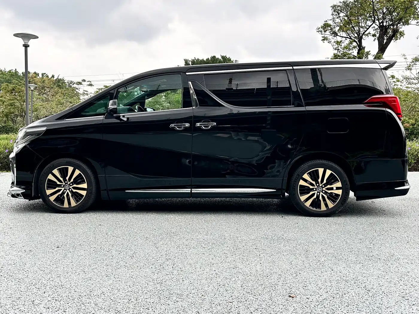 Toyota Alphard 2018 Facelift 3.5L Premium Edition фото 7