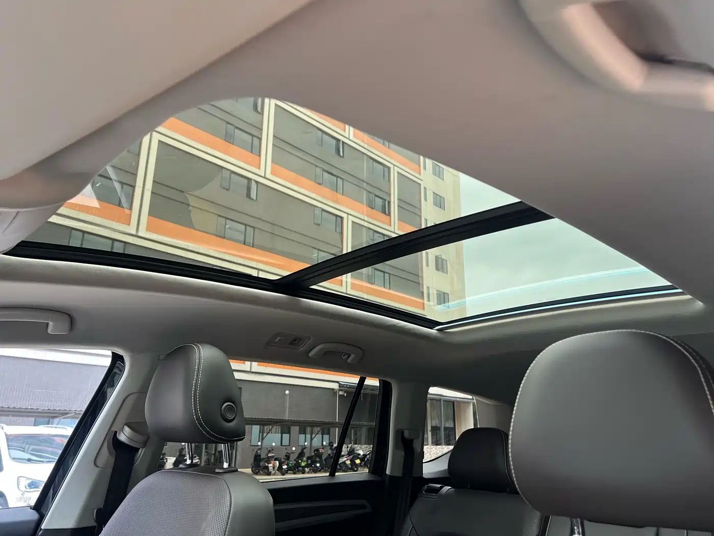 Volkswagen Teramont 2019 380TSI 4WD Luxury Edition China VI фото 11