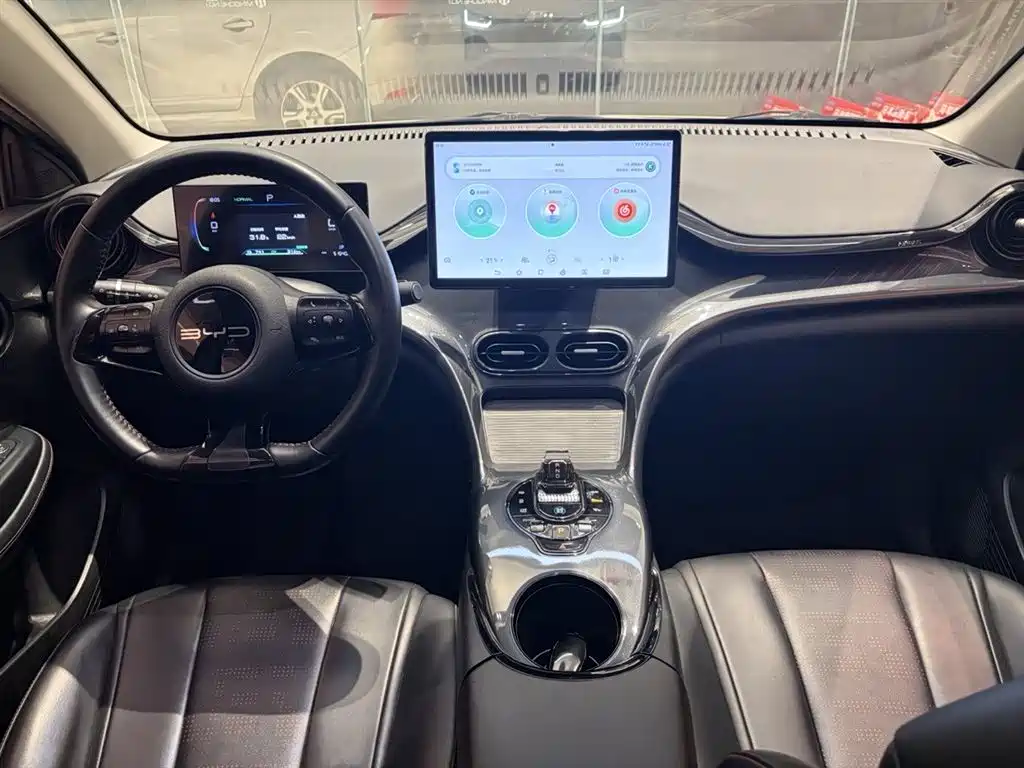 BYD E2