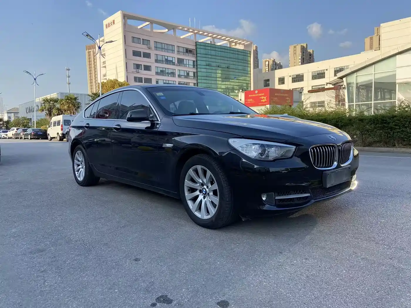 BMW 5 Series GT 2011 535i xDrive Luxury Model фото 3