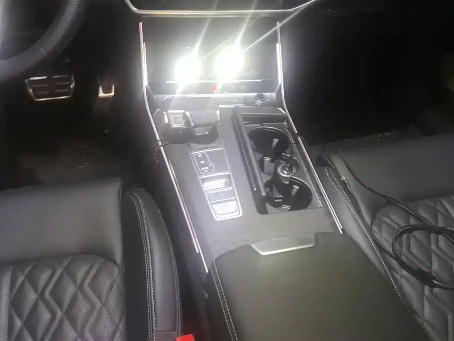 Audi A6L 2025 45 TFSI quattro Premium Sport + Exclusive Package фото 16