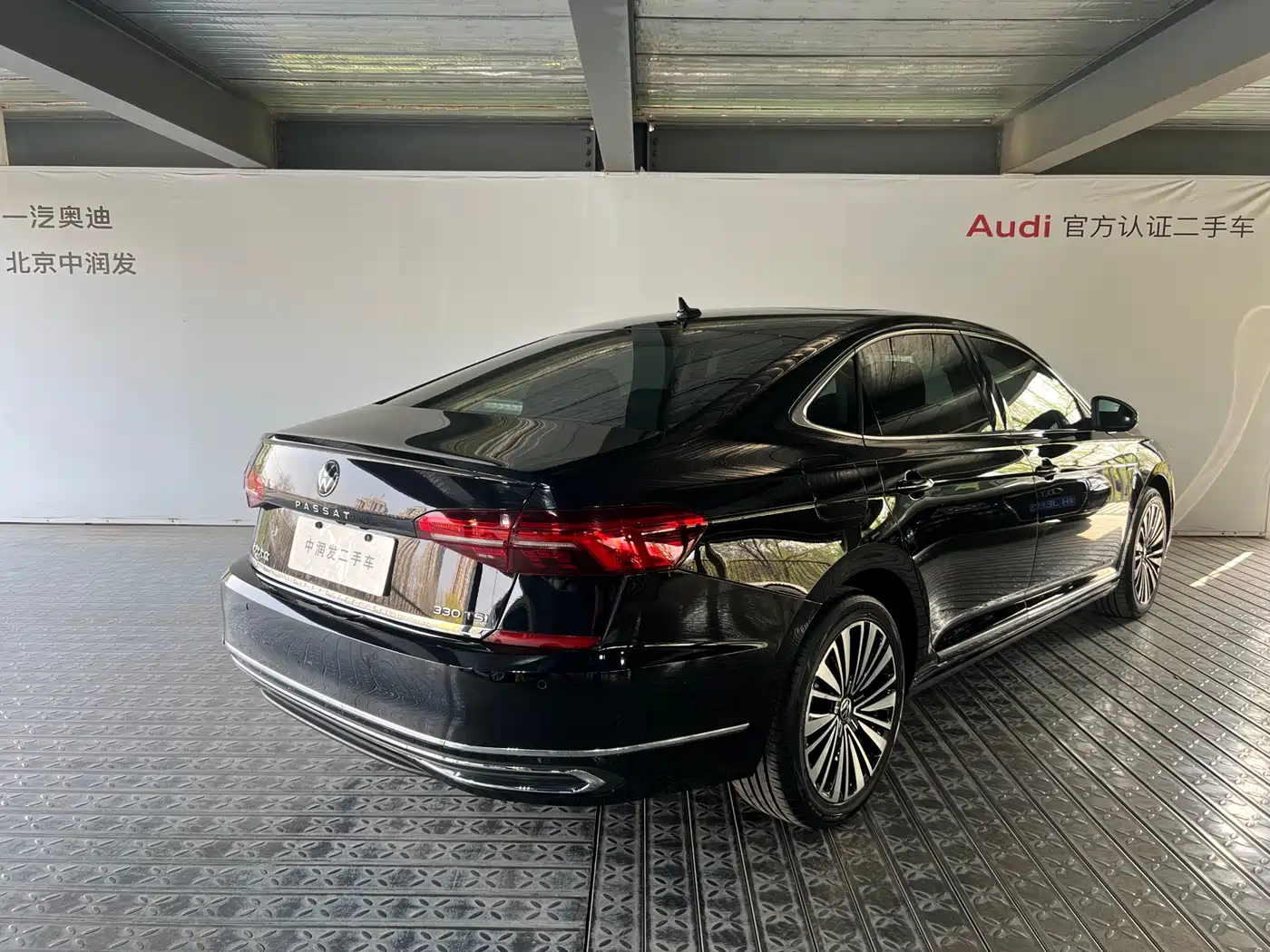 Volkswagen Passat 2020 Facelift 330TSI Luxury China VI фото 5
