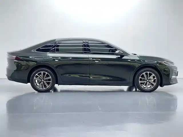 Geely Galaxy Galaxy A7 2025 2025 EM-i 70km Luxury Edition