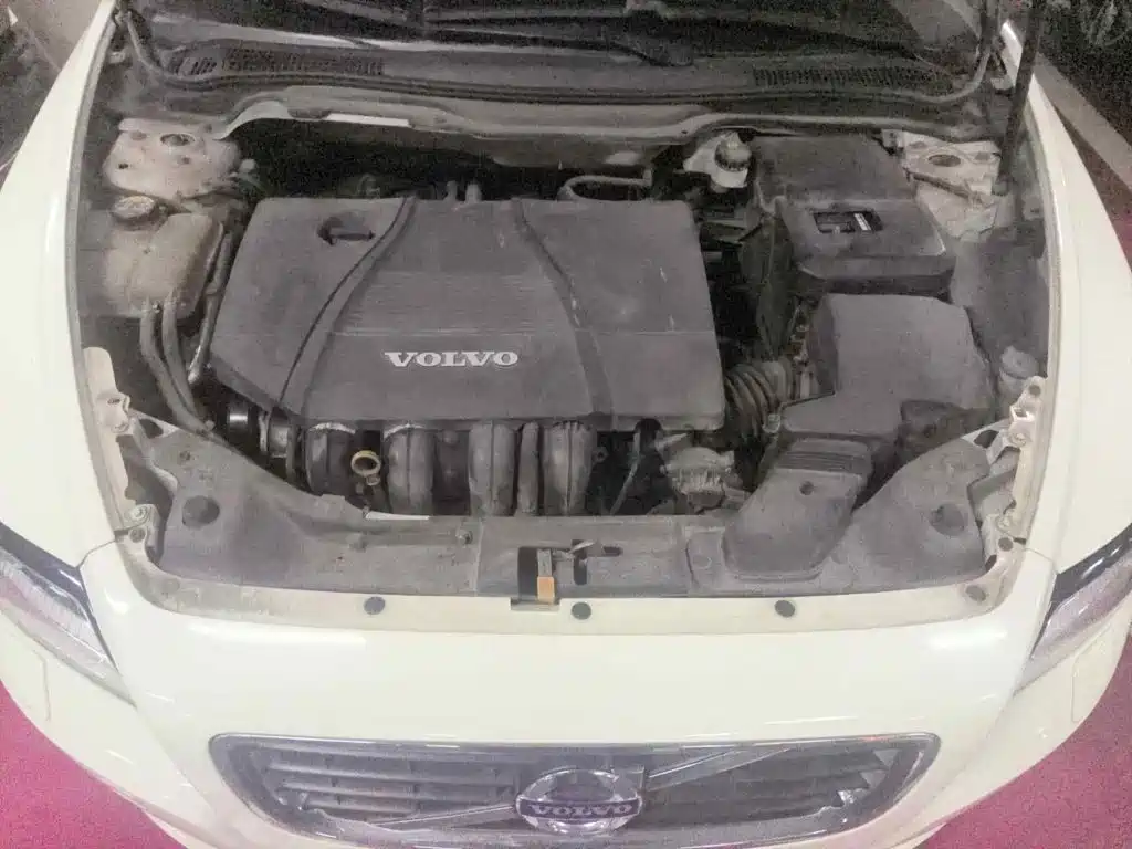 صورة 3 - Volvo S40