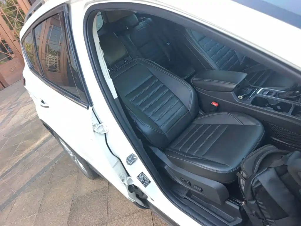 Фото 25 - Ford Kuga