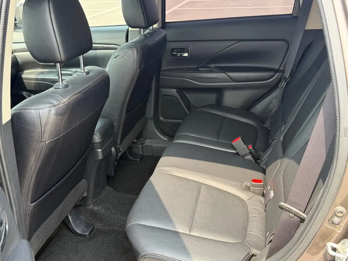 Mitsubishi Outlander (Import) 2016 2.4L 4WD Elite 5-seater фото 8