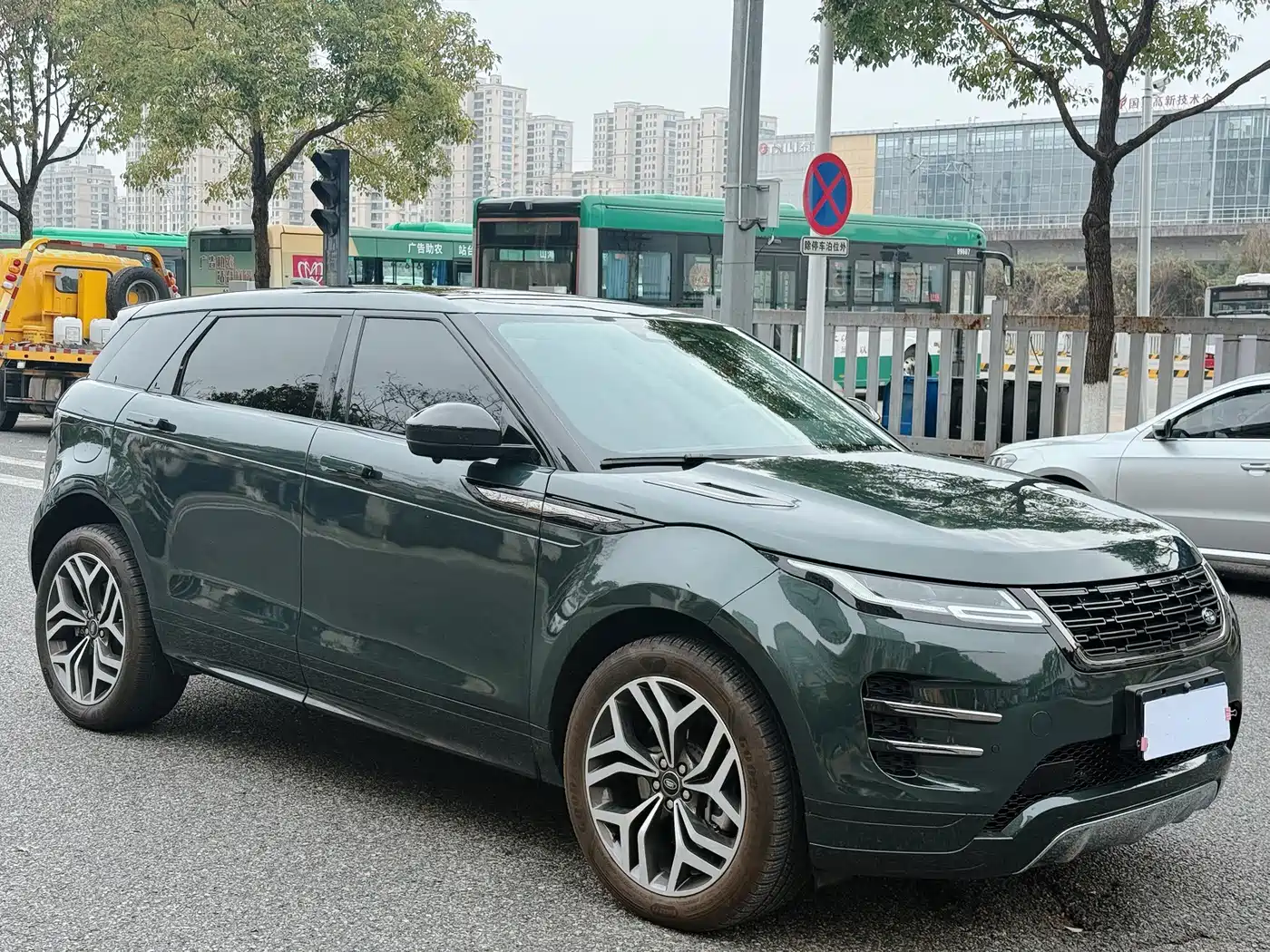 Land Rover Range Rover Evoque 2024 Range Rover Evoque L 249PS Light Master Edition