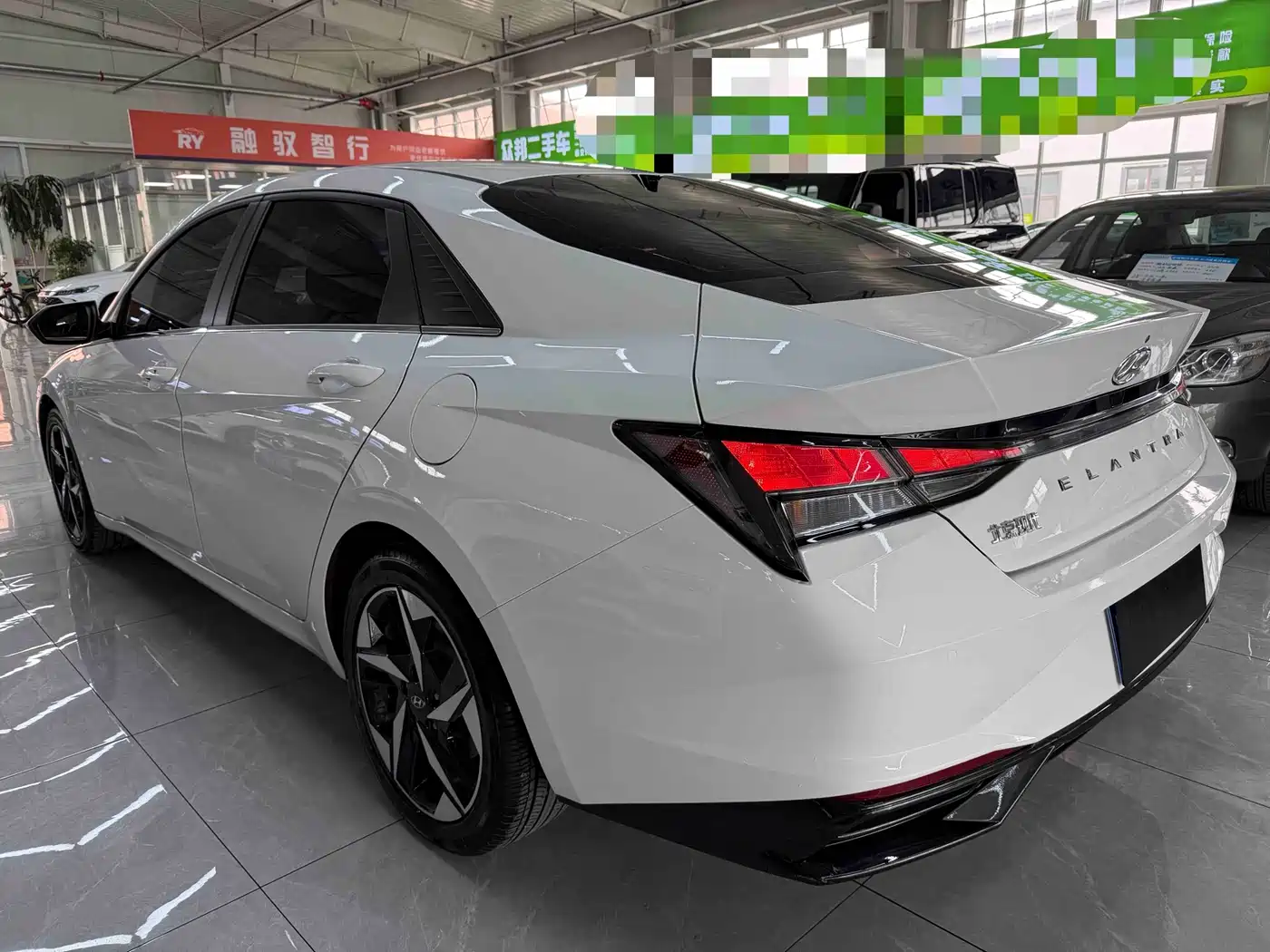 Hyundai Elantra 2023 1.5L CVT GLX Elite Edition фото 6