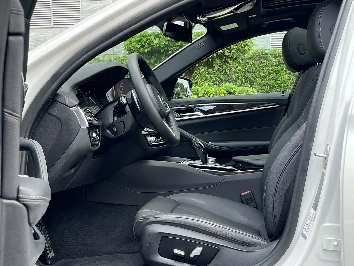 BMW 5 Series 2019 Facelift 530Li Leading M Sport Package фото 9
