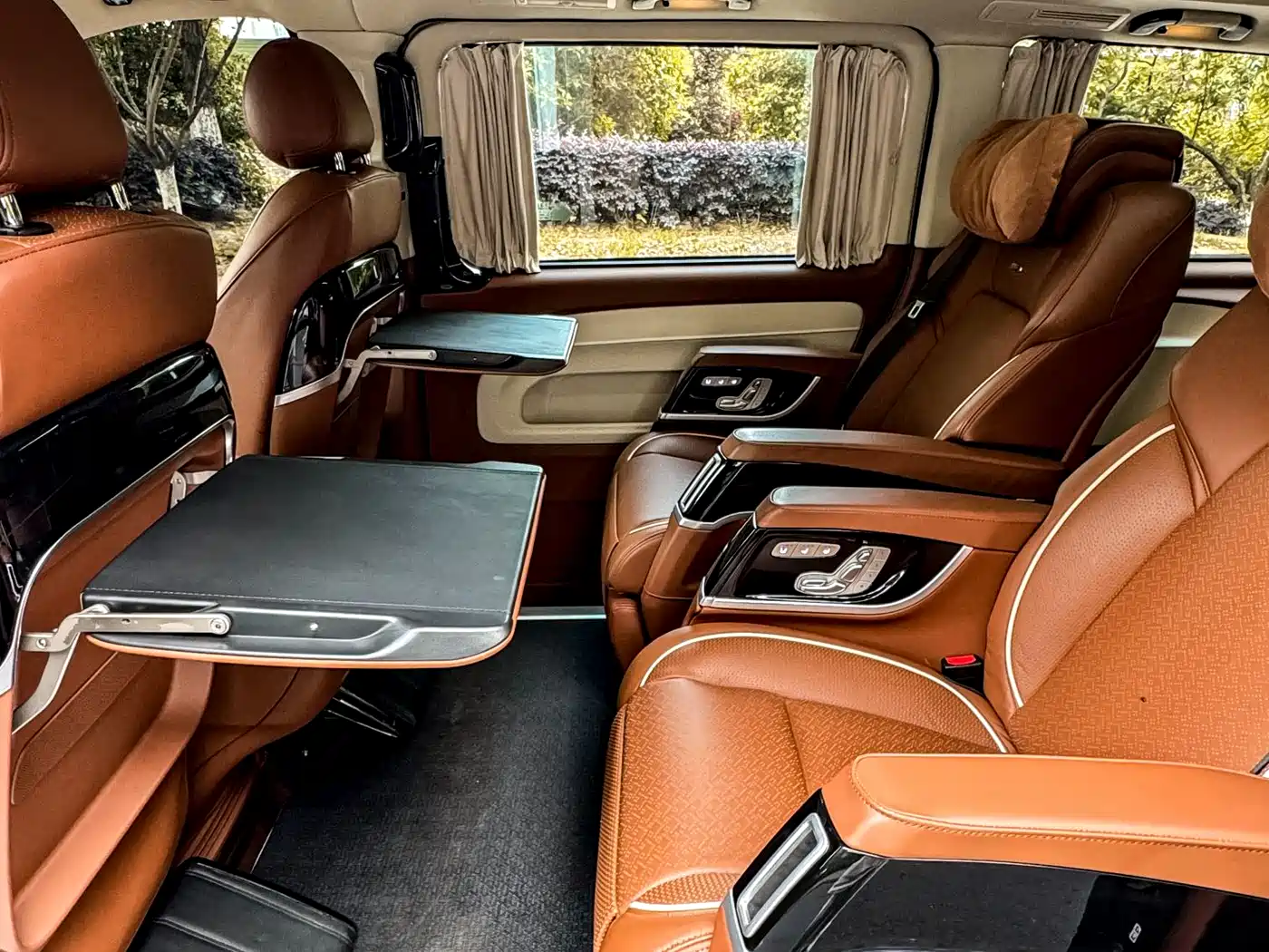 Mercedes-Benz Vito 2023 2.0T Business 7-Seater фото 15