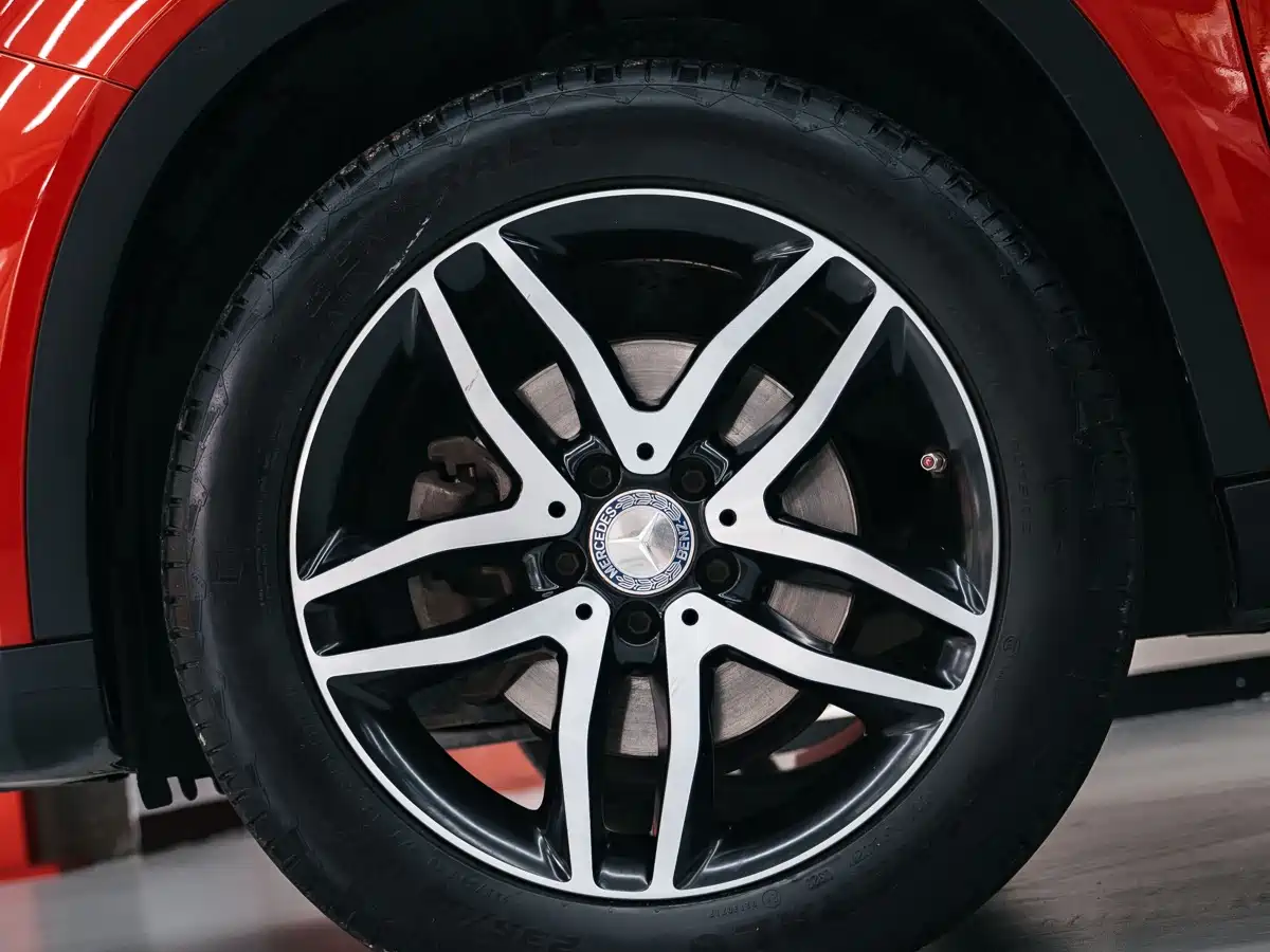 Mercedes-Benz GLA 2015 GLA 220 4MATIC Fashion Edition фото 24