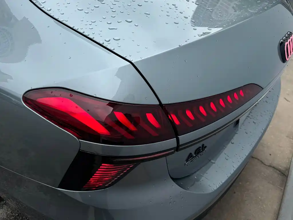 Фото 13 - Audi A6L