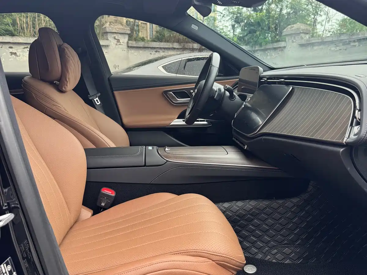 Mercedes-Benz E-Class 2024 E 300 L Fashion фото 13