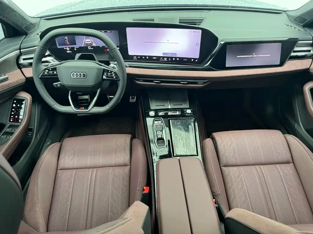 Фото 22 - Audi A6L