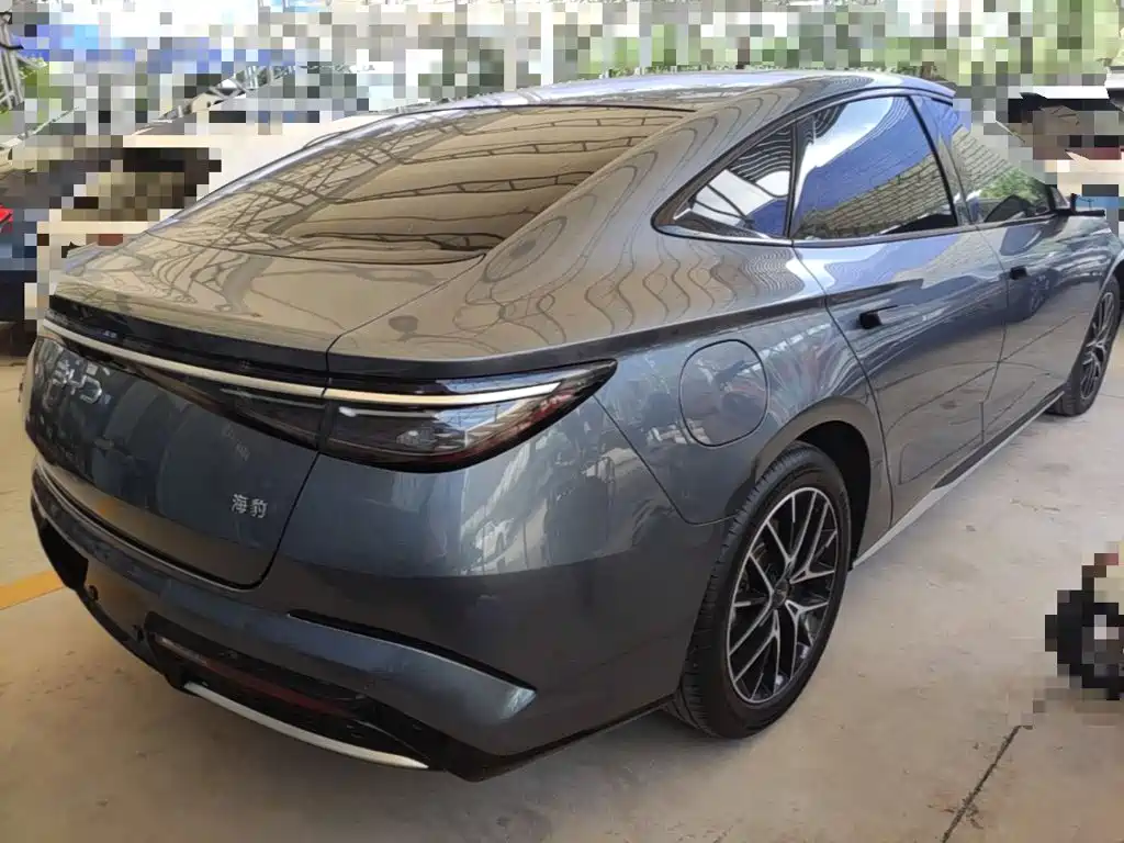BYD Seal 2024 2024 Glory Edition DM-i 1.5L 121km Luxury
