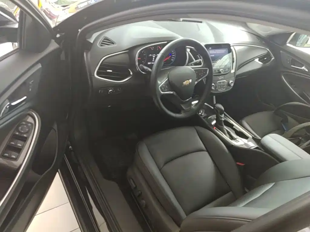 Photo 16 - Chevrolet Malibu XL