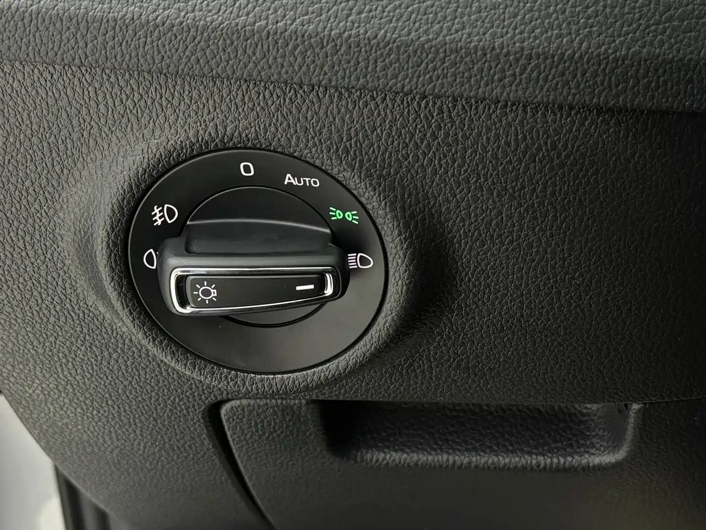 Škoda Superb 2023 TSI280 DSG Premium Edition фото 16