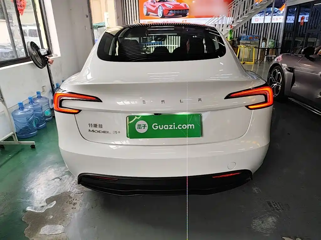 Фото 6 - Tesla Model 3