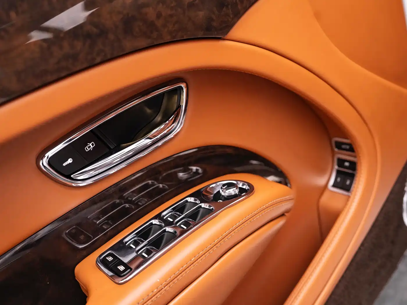 Bentley Mulsanne 2011 6.8T Luxury Edition фото 17