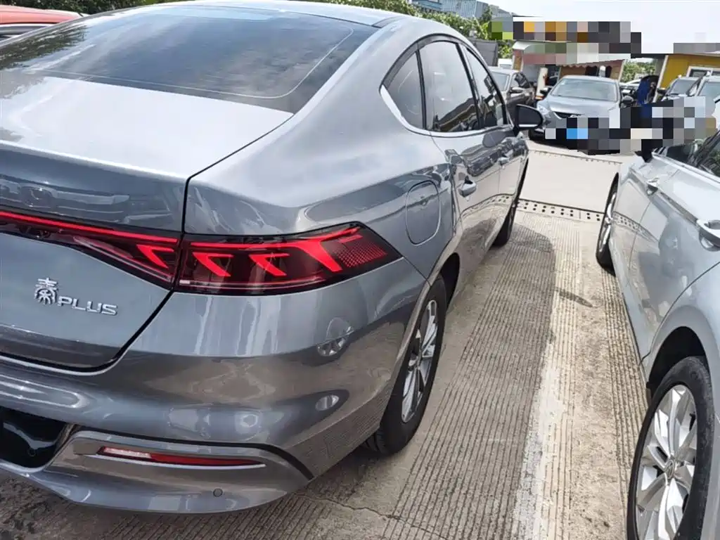 BYD Qin PLUS 2025 DM-i Smart Drive 55KM Leader фото 8