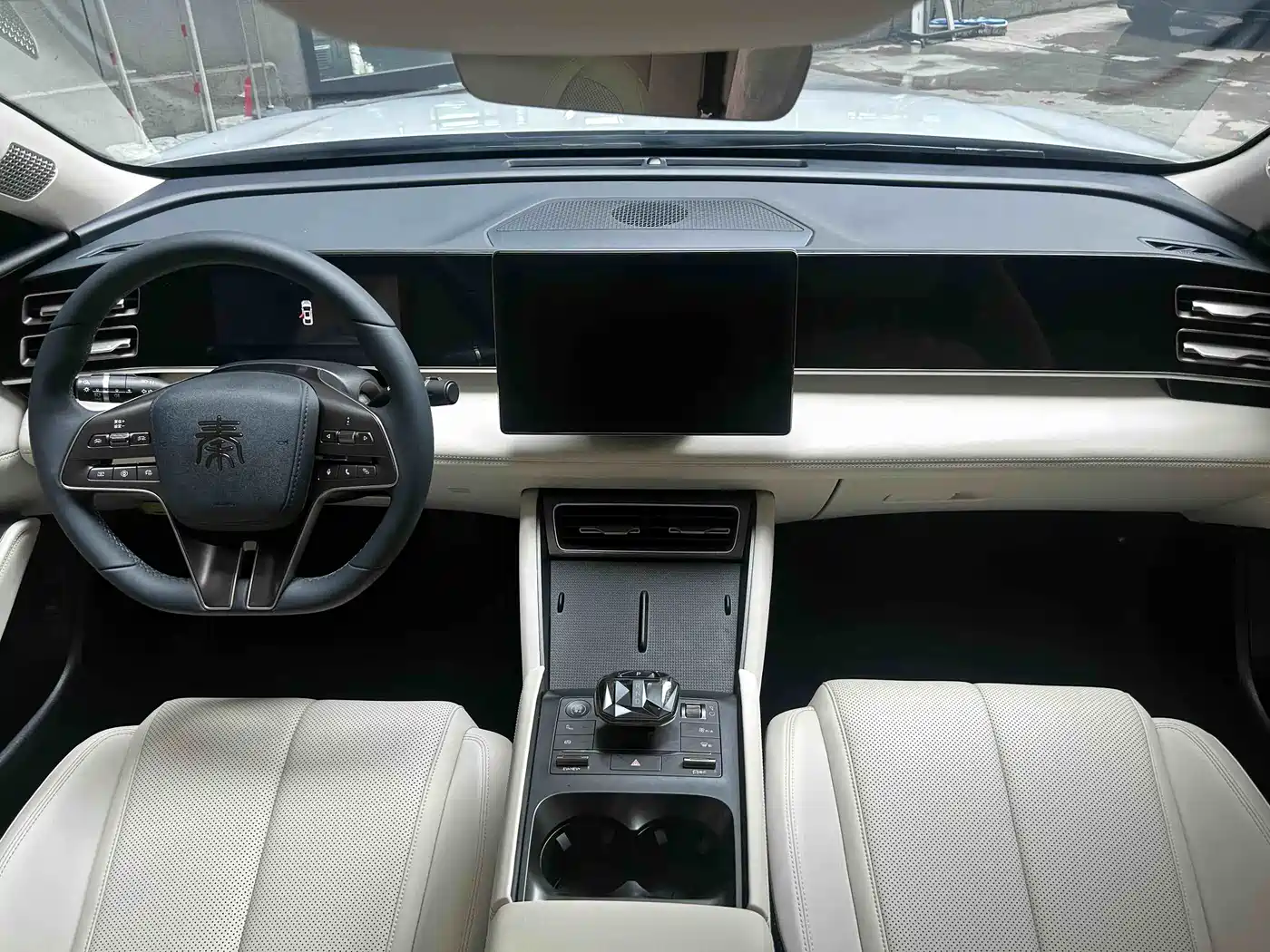 BYD Qin L 2024 DM-i 120KM Superior Edition фото 2