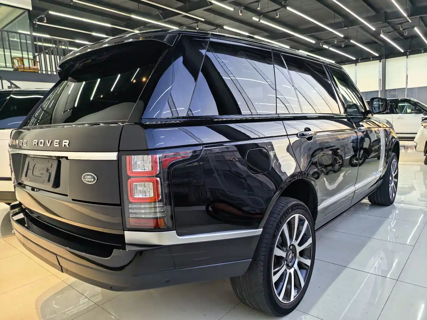 Land Rover Range Rover 2017 3.0 SC V6 AB Ultimate Autobiography LWB фото 4