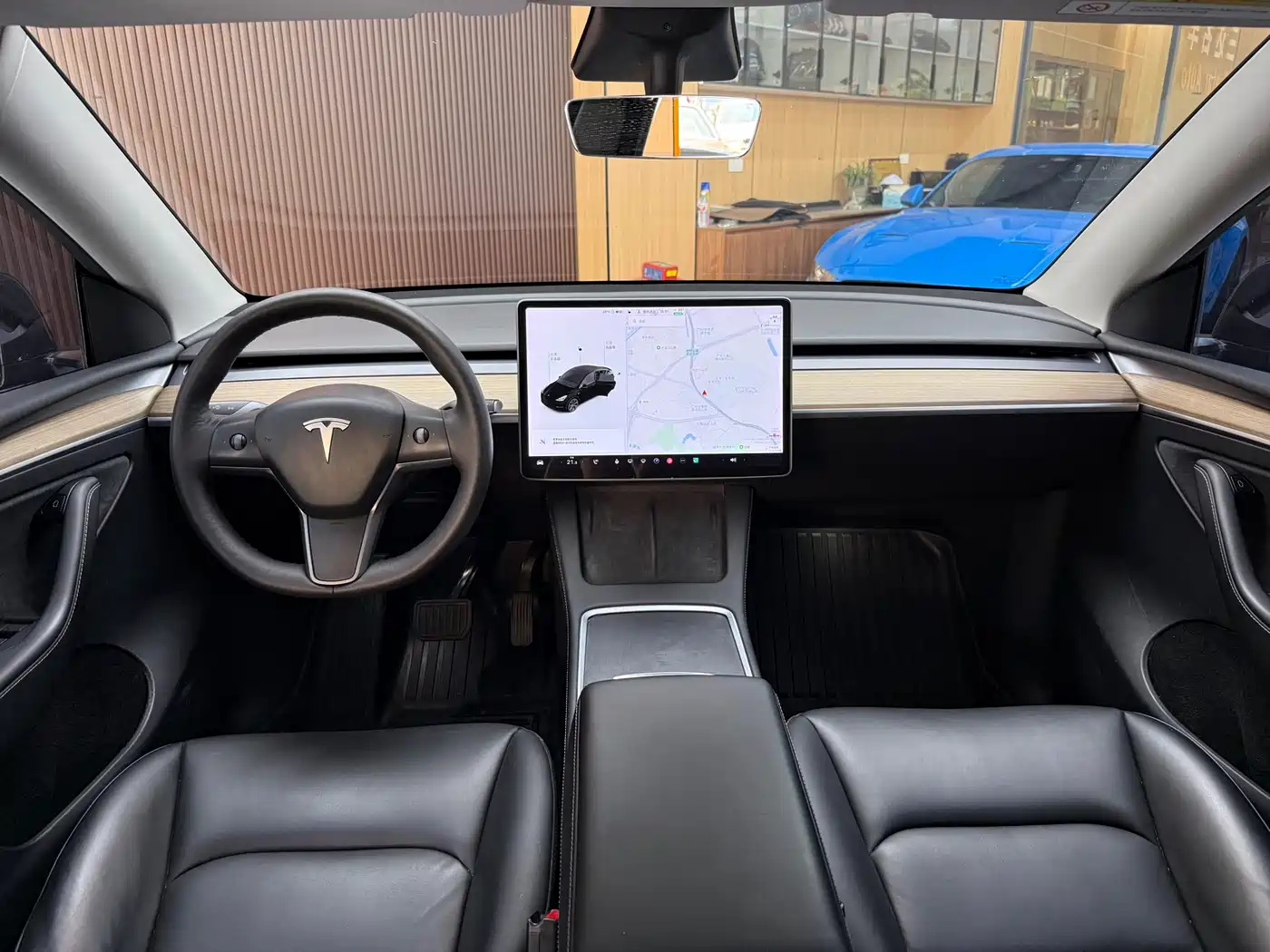 TESLA MODEL Y