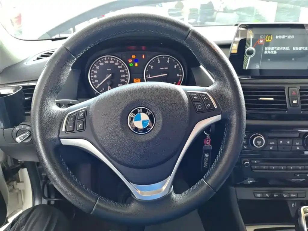 BMW X1 2015 xDrive20i Fashion фото 11