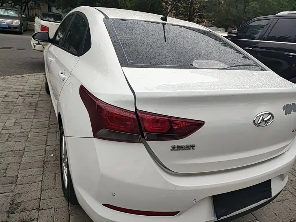 HYUNDAI ACCEPT