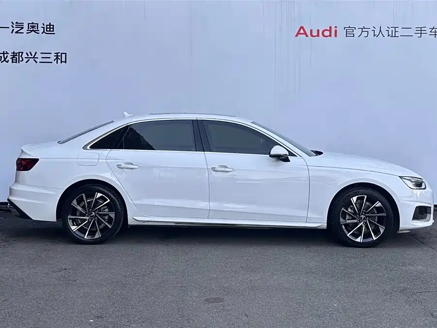 Audi A4L 2022 40 TFSI Fashion Elegance фото 3
