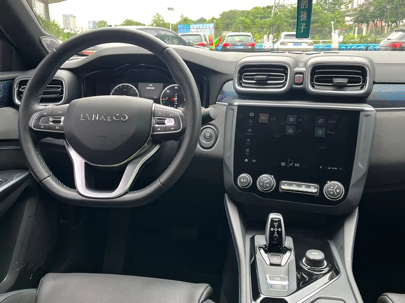 Lynk & Co 03 New Energy 2021 1.5T PHEV Pro фото 16