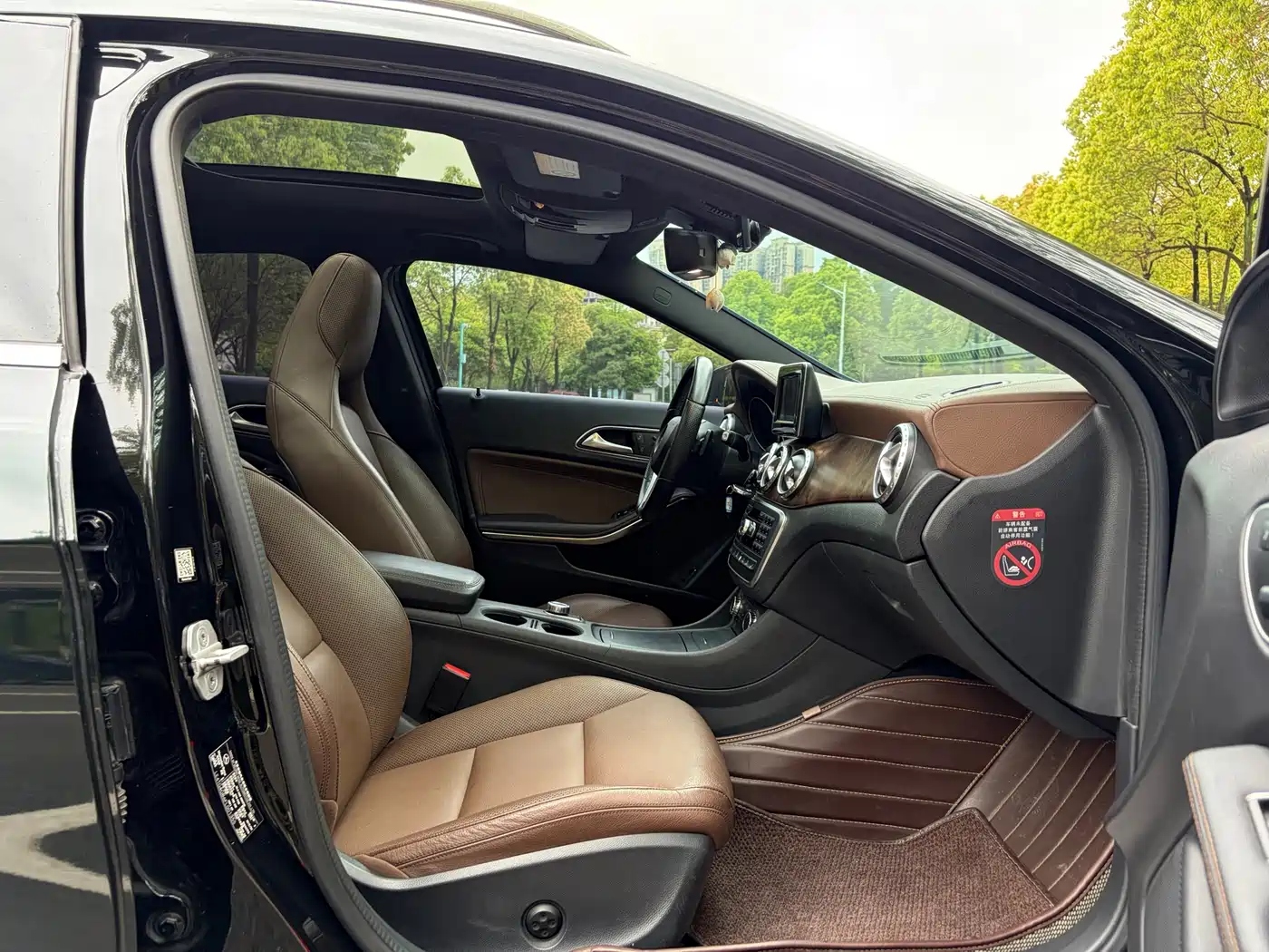 Mercedes-Benz GLA 2015 GLA 260 4MATIC Sport фото 16
