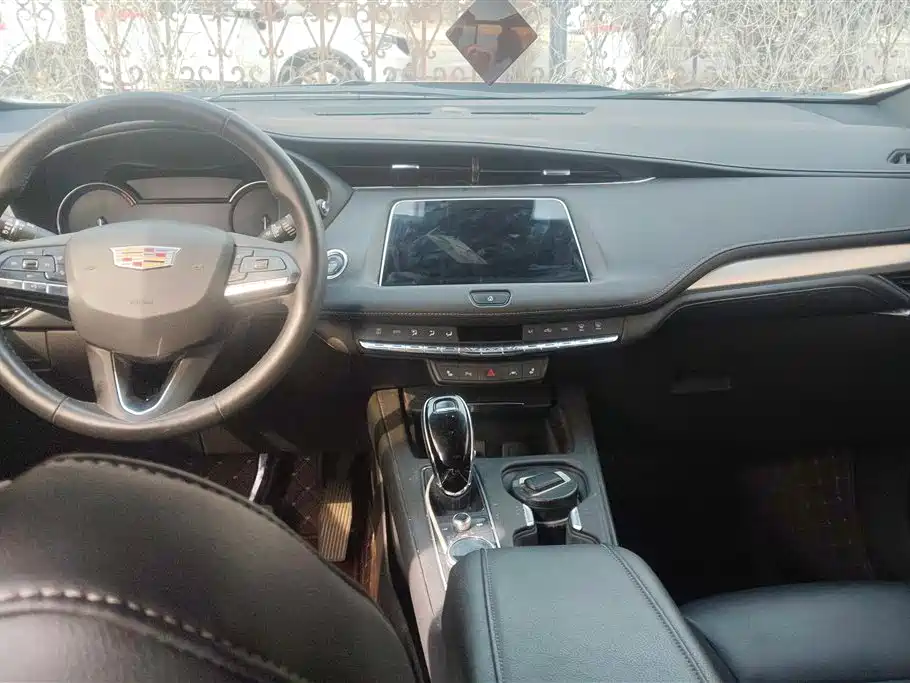 Cadillac XT4 2022 28T FWD Luxury фото 12