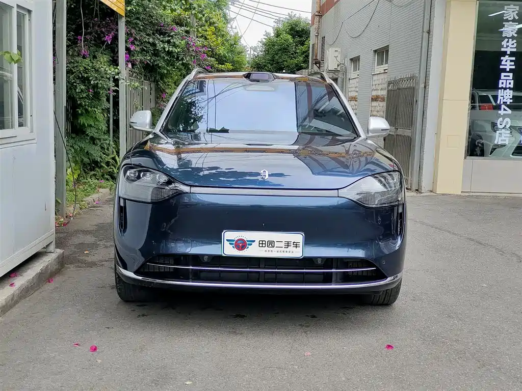 AITO Wenjie AITO M9 2025 Extended Range Max 52kWh 6-Seater фото 2