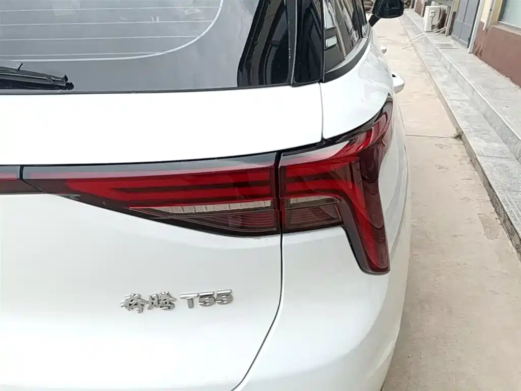 Фото 8 - Besturn Bestune T55