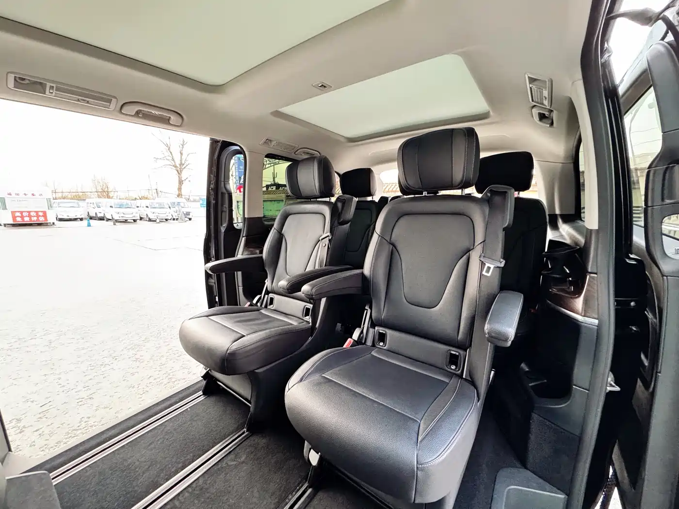 Mercedes-Benz V-Class 2020 V 260 Navigator Edition фото 16