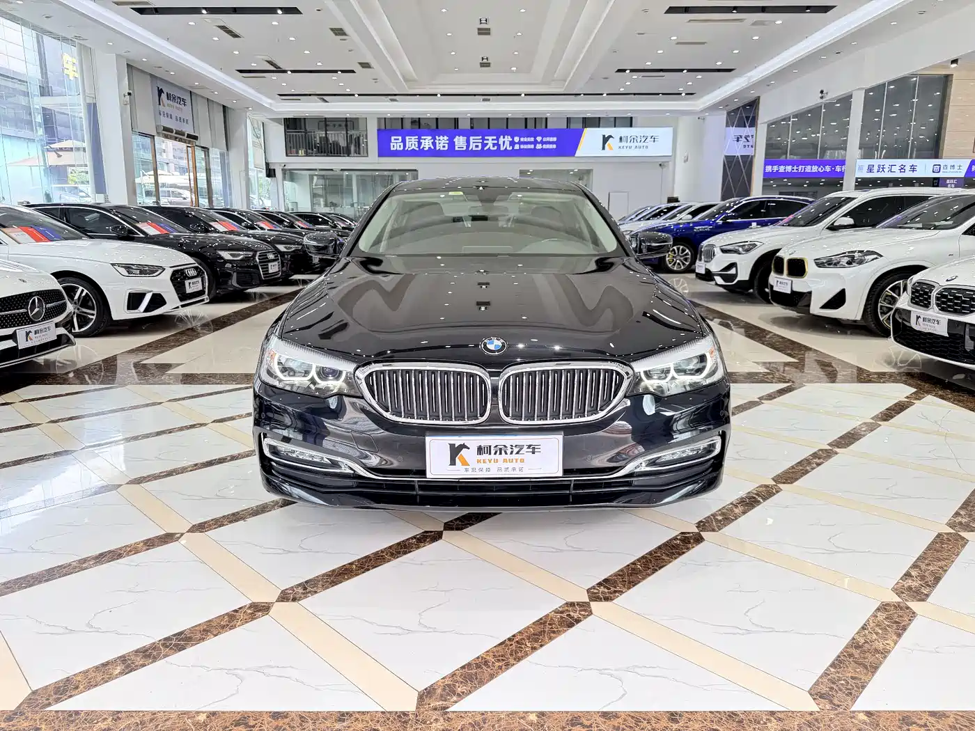 BMW 5 Series 2018 525Li Luxury Package фото 3