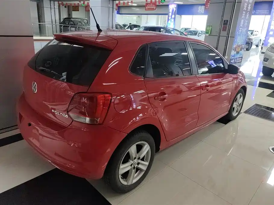 Volkswagen Polo 2013 1.6L Automatic Comfort Edition фото 3