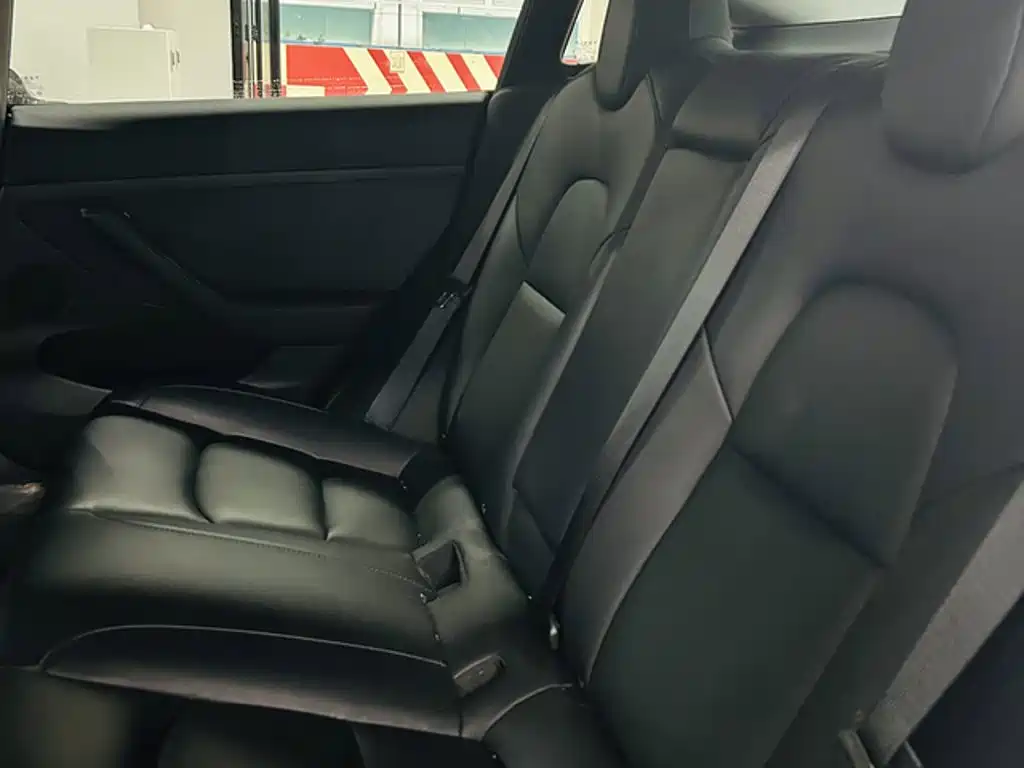Фото 9 - Tesla Model 3