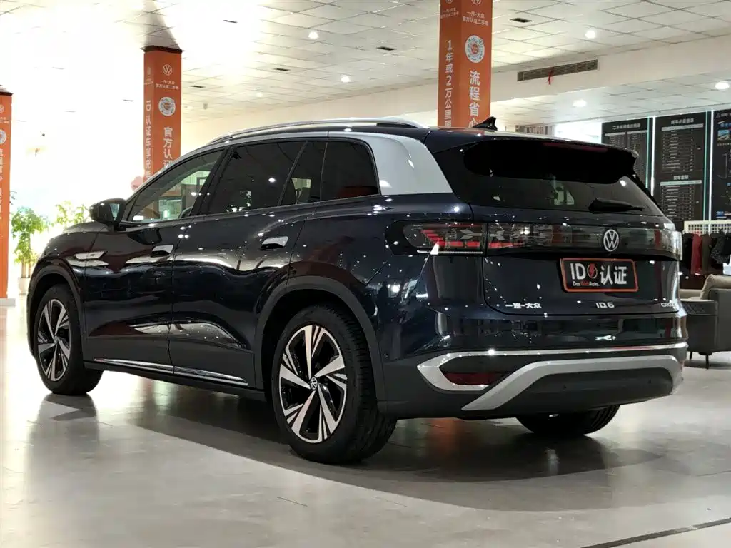 VOLKSWAGEN ID.6 CROZZ