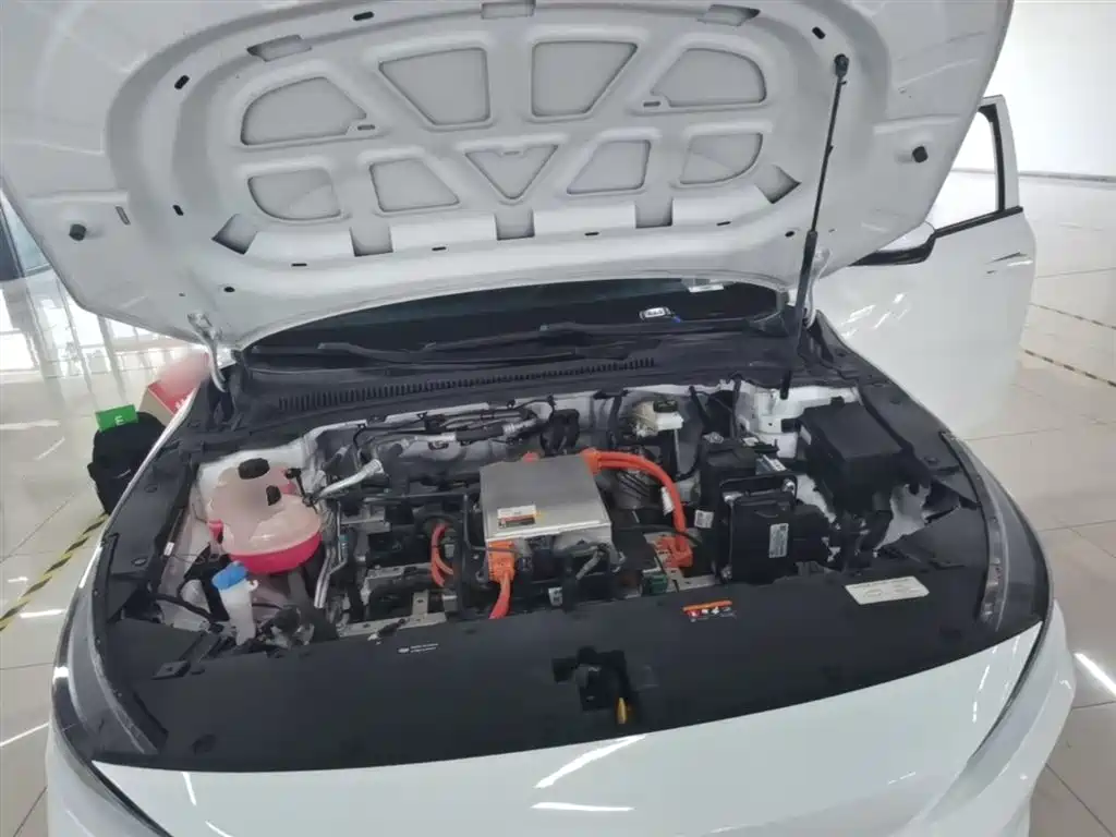 Фото 20 - Geely Geometry A