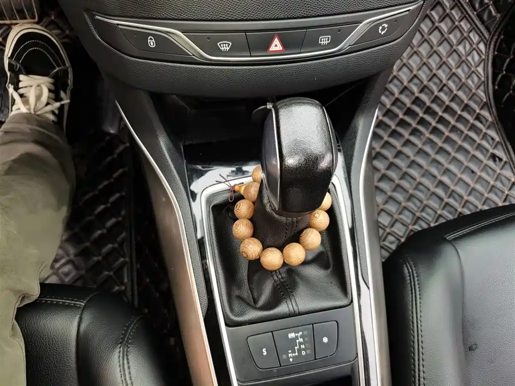 Peugeot 408 2014 1.8L Automatic Luxury Edition фото 7