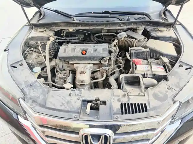 Honda Accord 2015 2.0L LX Comfort — фото 3